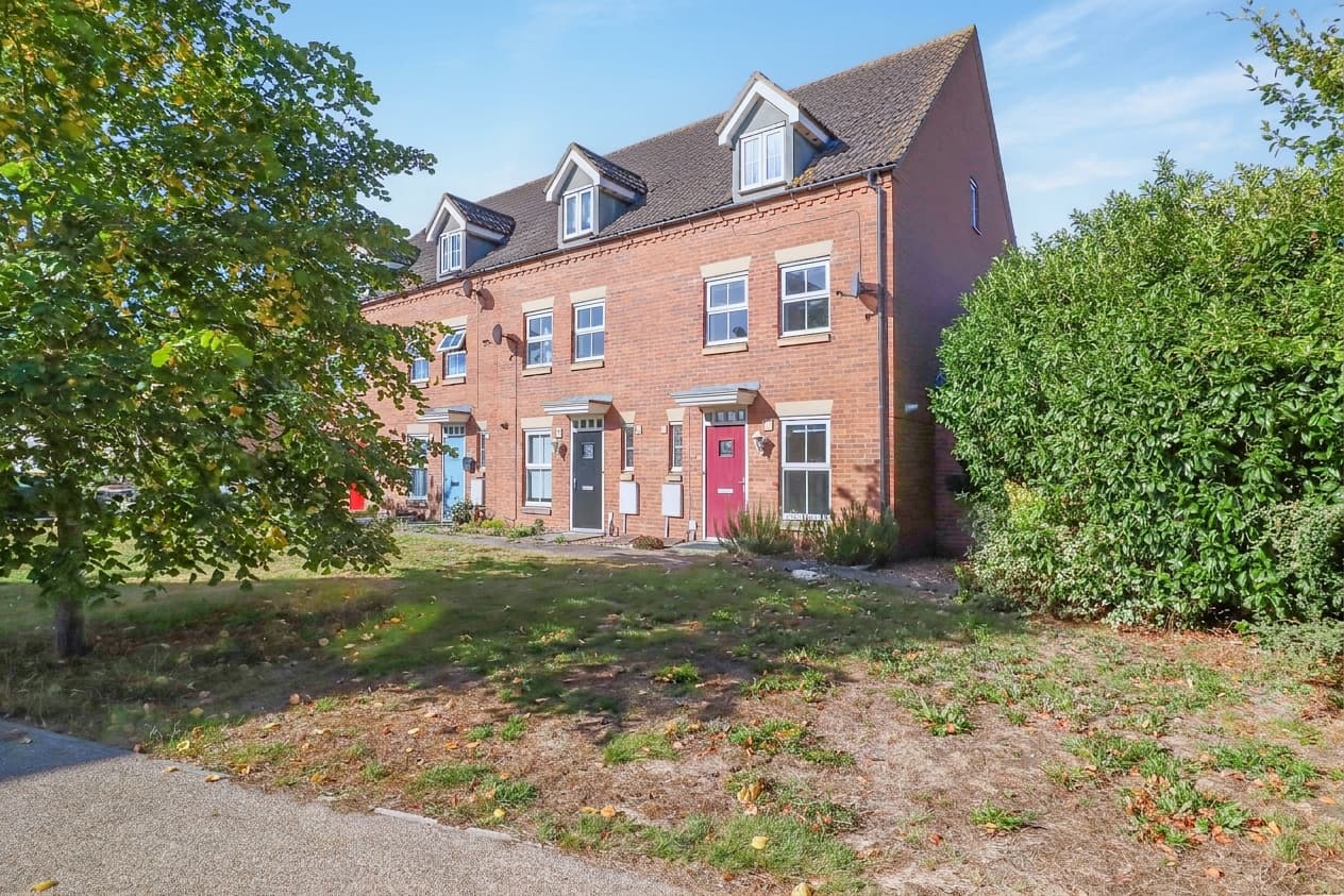 Longchamp Drive, Ely, CB7
